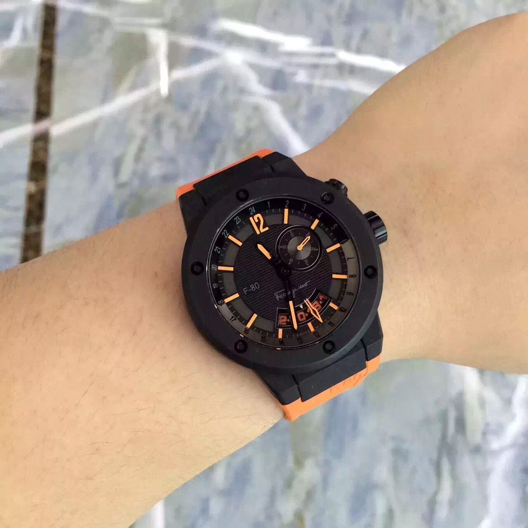 菲拉格慕钛壳 旗舰系列F80 男表表径44mm