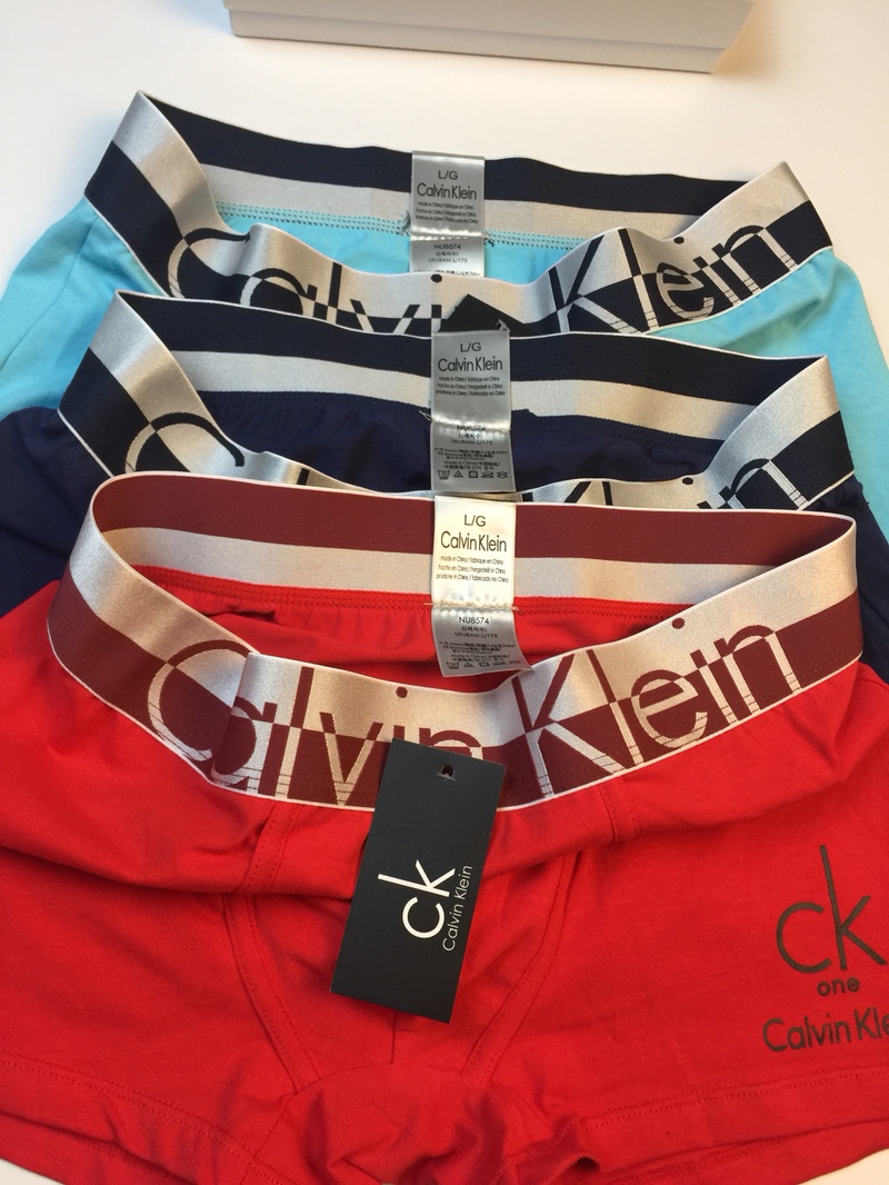 CalvinKlein选用好好的纯棉布一盒三条装ＭXXLCalvinKlein选用好好的纯棉布一盒三条装