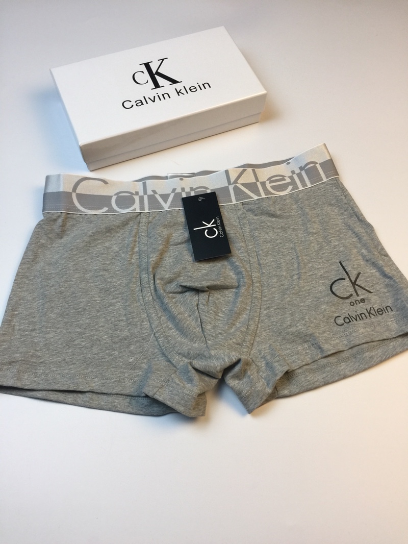 CalvinKlein选用上等的纯棉布一盒三条装ＭXXLCalvinKlein选用好好的纯棉布一盒三条装