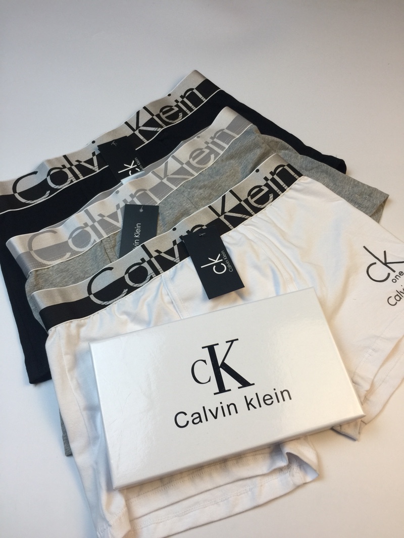 CalvinKlein选用上等的纯棉布一盒三条装ＭXXLCalvinKlein选用好好的纯棉布一盒三条装