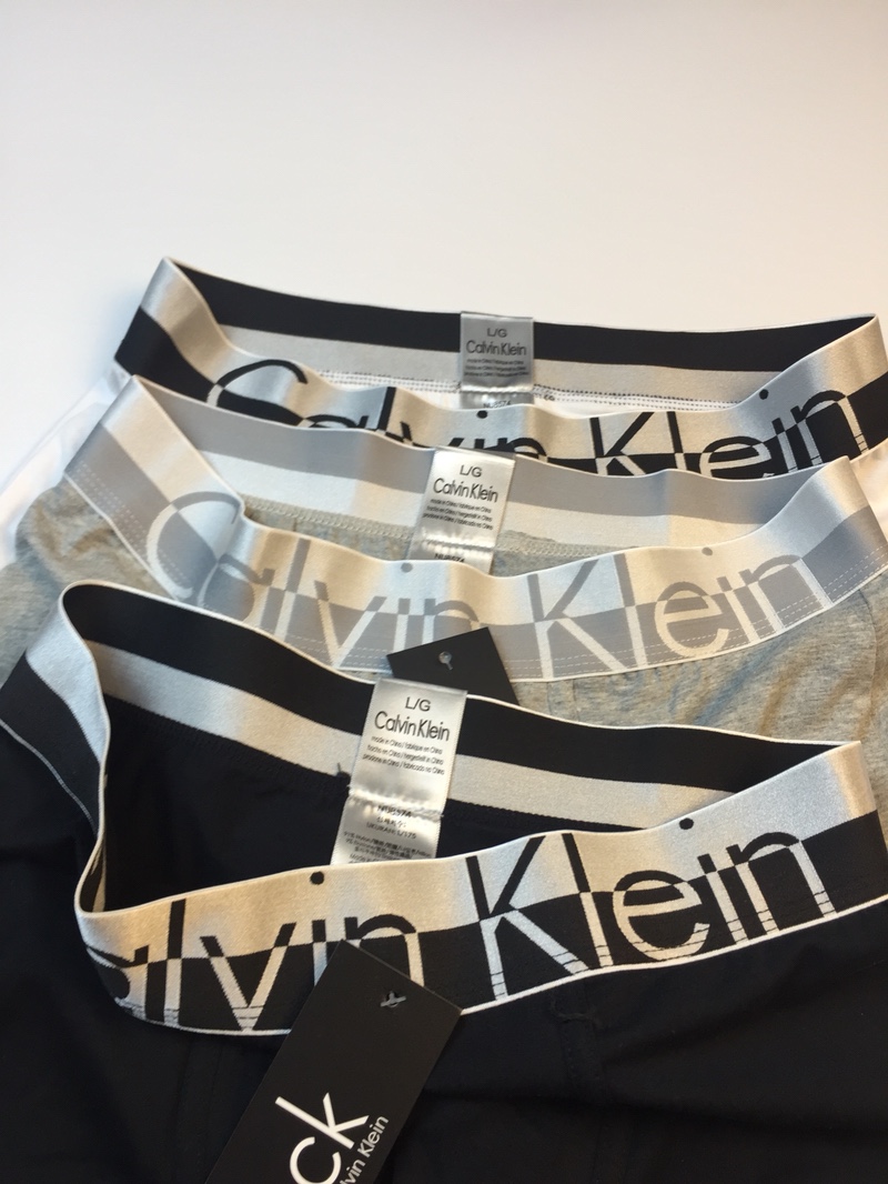 CalvinKlein选用上等的纯棉布一盒三条装ＭXXLCalvinKlein选用好好的纯棉布一盒三条装