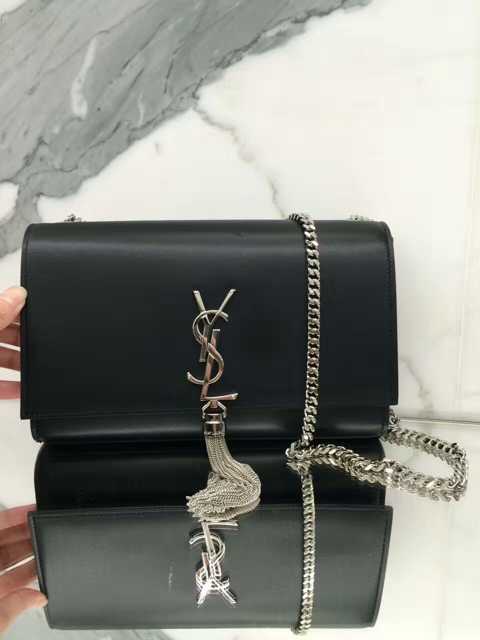 YSL 𝑲𝒂𝒕𝒆 𝟮𝟰𝒄𝒎 平纹经典款斜挎链条包 354119黑色/银扣