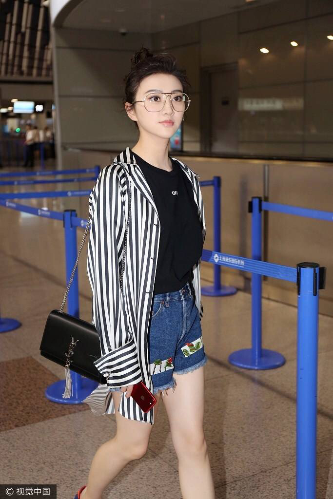 YSL 𝑲𝒂𝒕𝒆 𝟮𝟰𝒄𝒎 平纹经典款斜挎链条包 354119黑色/银扣