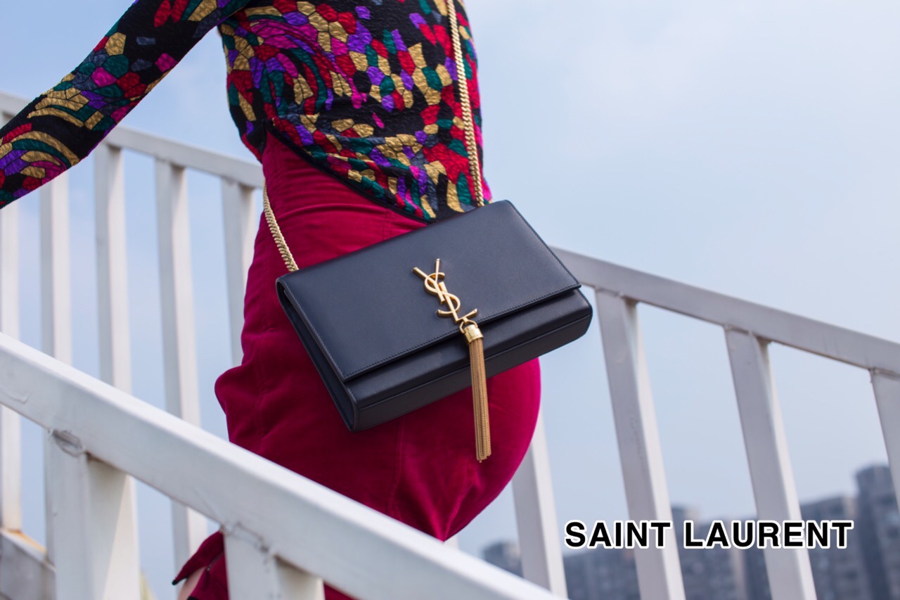 YSL 𝑲𝒂𝒕𝒆 𝟮𝟰𝒄𝒎 平纹经典款斜挎链条包 354119黑色/金扣