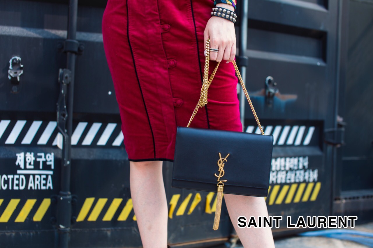 YSL 𝑲𝒂𝒕𝒆 𝟮𝟰𝒄𝒎 平纹经典款斜挎链条包 354119黑色/金扣