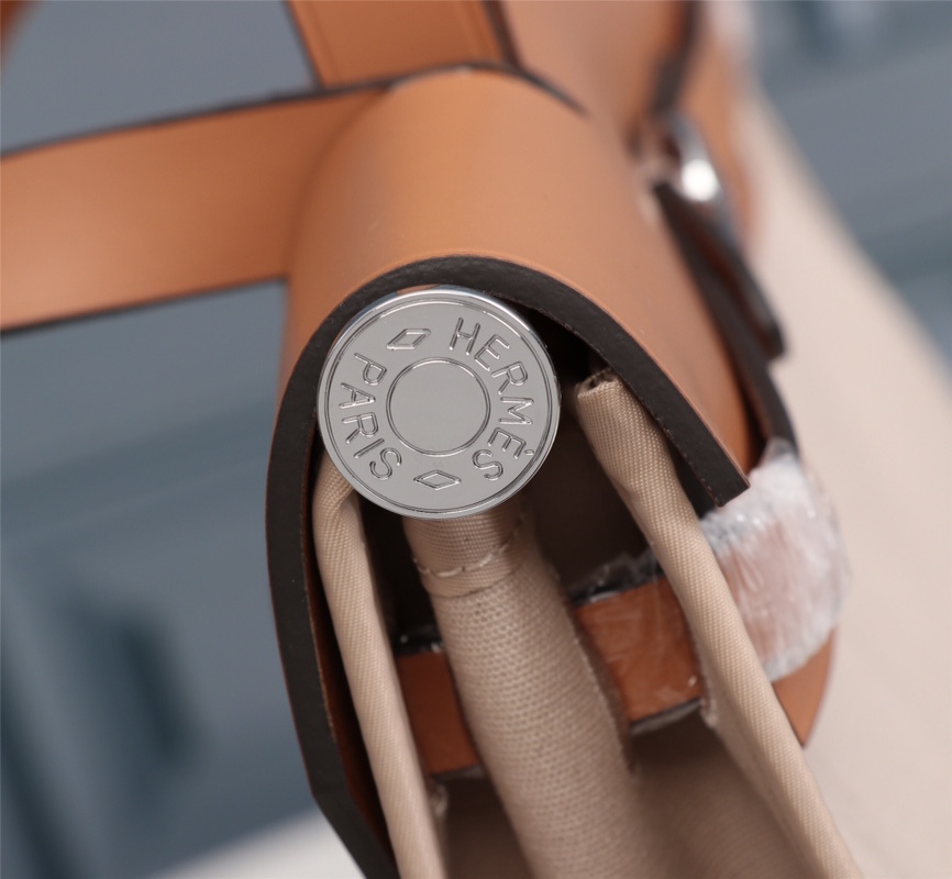 1525787073 1157493798 3