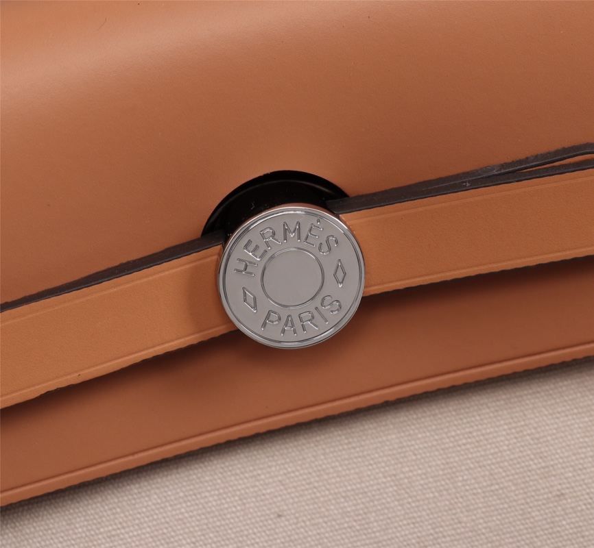 1525787073 1894116826 2