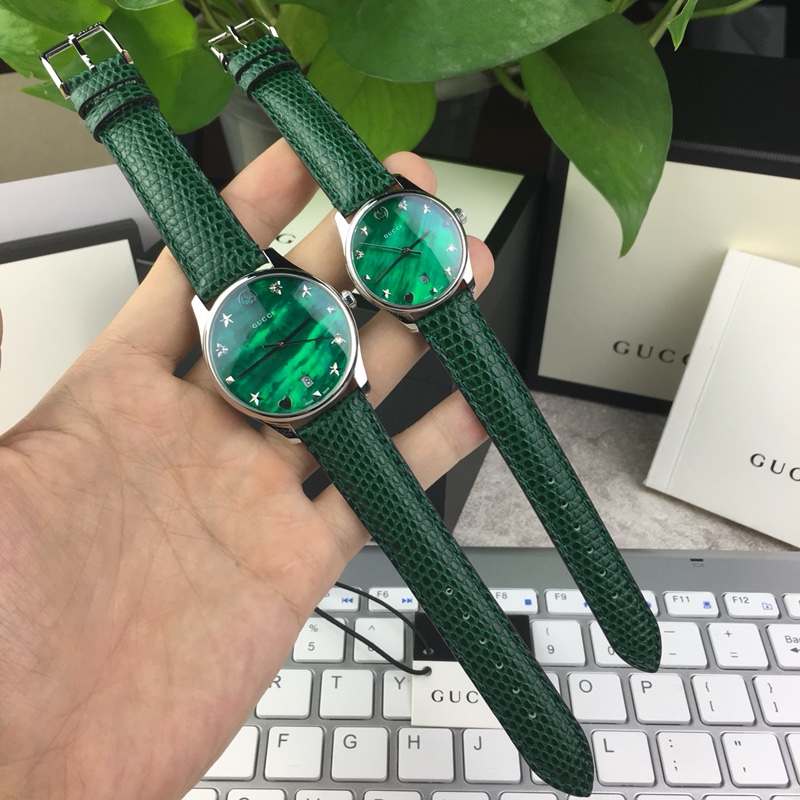 NO:388964,Batch: Original box: 30 Gucci counter latest quartz women's watch, polished stainless steel thin case, paired with interlocking G crown, shell dial, matched with silver stars and planet patterns, Gucci scale interlocking G, bees, stars, rivets and rose gold heart shape, and colored shell disc, matched with golden comet pattern, snap buckle bottom cover, matched with bee carving, lizard leather strap with stainless steel pin buckle, original Swiss Ronda quartz moon camera movement, sapphire crystal, matched with anti-reflective coating, waterproof level up to 5 ATM (160 feet/50 meters) two sizes large 36/small 29mm, gucci, gucci19860909批: 原盒:30 古驰专柜最新石英女表,抛光不锈钢薄表壳,搭配interlocking G表冠,贝壳表盘,配以银色星星和星球图案,Gucci刻度interlocking G、蜜蜂、星星、铆钉和玫瑰金色心形,以及彩色贝壳盘,搭配金黄色彗星图案,按扣底盖,配以蜜蜂雕花,蜥蜴皮表带配以不锈钢针式带扣,原装瑞士朗达石英月相机芯,蓝宝石色水晶,配以防反光涂层,防水级别达到5 ATM（160英尺/50米）两个尺寸大号36/小号29mm,,gucci,gucci,Watch