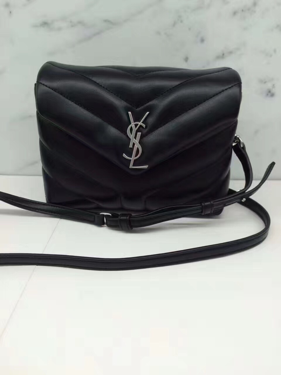 YSL LouLou 20CM 迷你斜挎包 467072黑色/银扣