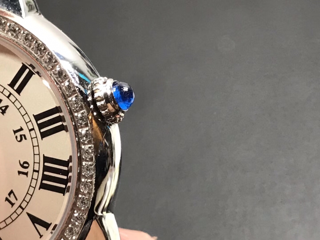Cartier 卡地亚伦敦女款钻圈 ི原装鳄鱼皮，质感很棒送礼好选择