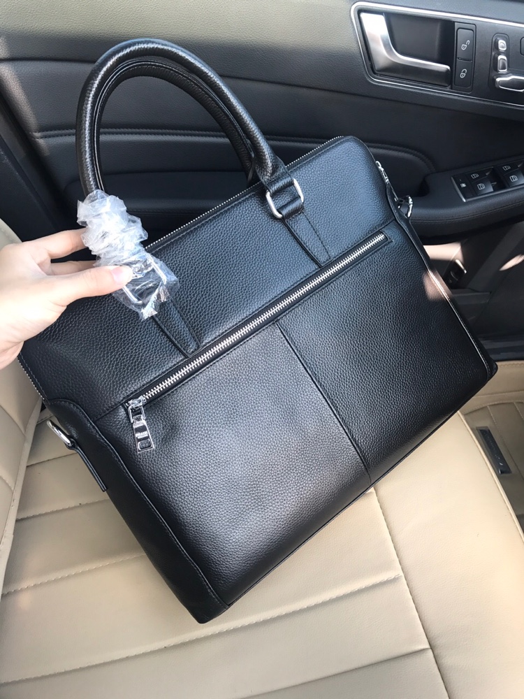 普公文包型号：197-1规格：39x30x6cm 意大利米兰原版顶级货，进口原版皮，精钢五金均有品牌LO