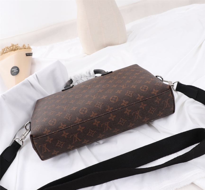 Louis Vuitton Black everyday