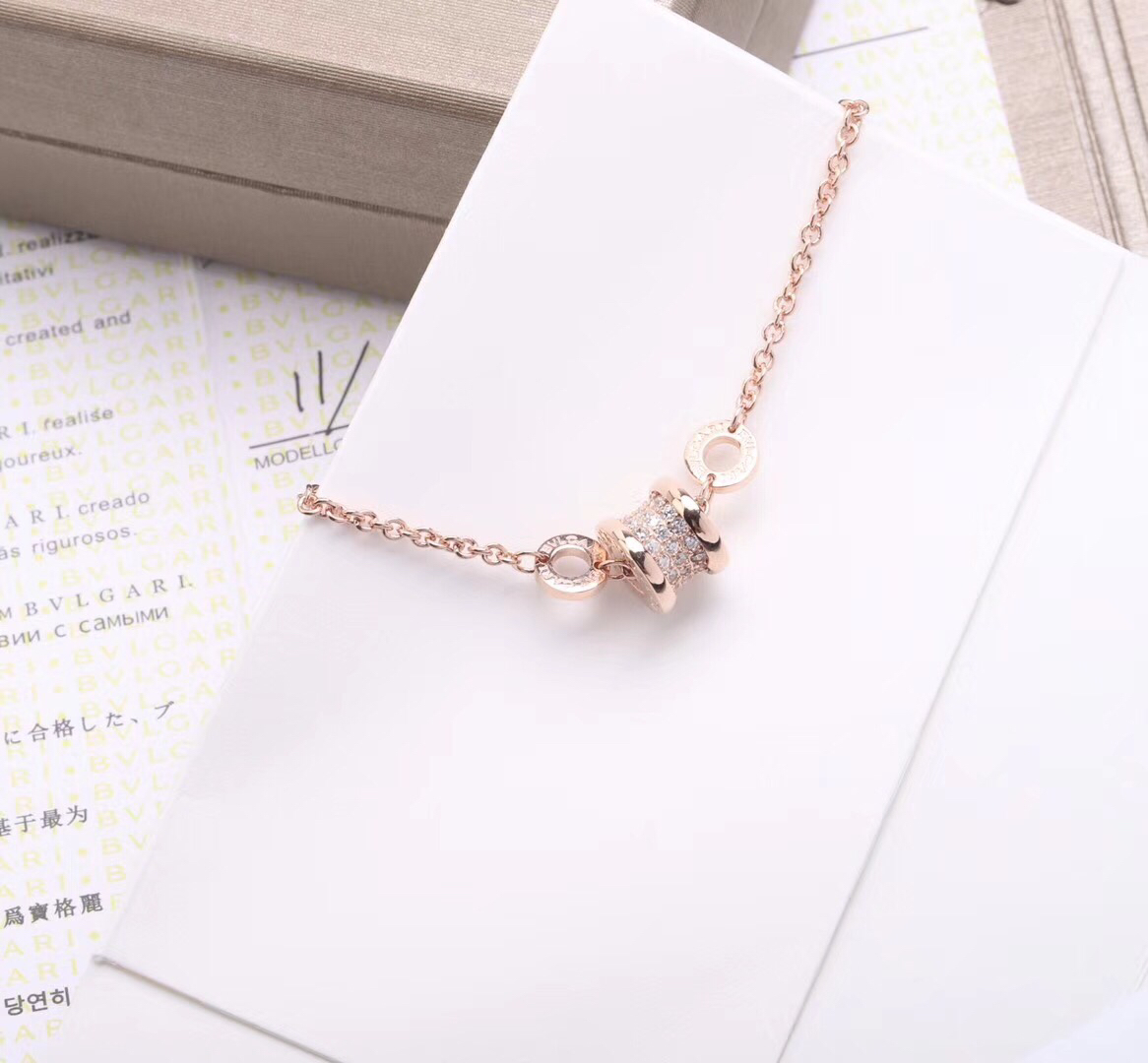 Bvlgari 纯银925#宝格丽#小蛮腰手链，S925通体纯银，高端版本，搭配专用龙牙扣 没对比就没伤害 ，分白金玫瑰金两色