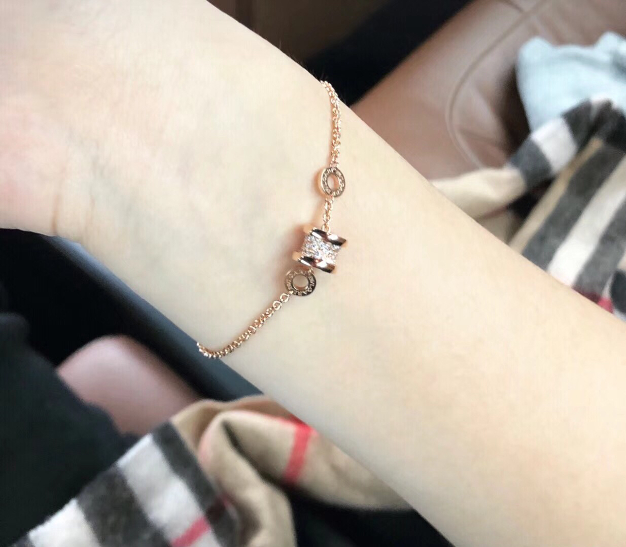 Bvlgari 纯银925#宝格丽#小蛮腰手链，S925通体纯银，高端版本，搭配专用龙牙扣 没对比就没伤害 ，分白金玫瑰金两色