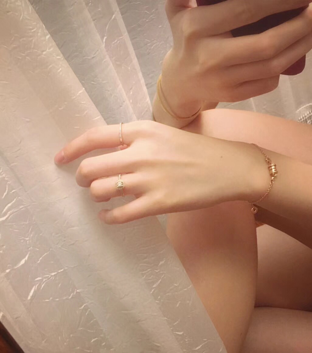 Bvlgari 纯银925#宝格丽# 手链、宝格丽Diva弹簧、按照18k真金 完美克制出来的