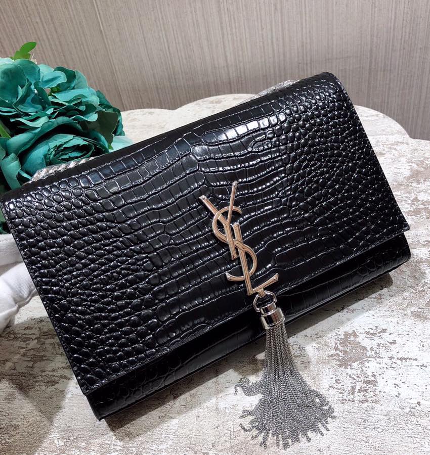 Saint Laurent Summer benefit 799Arrived again~YSL tassel bag. The crocodile pattern and white tassel hardware are a perfect match. Our hardware c
