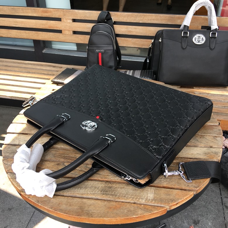 GUCCI古奇 独家新款，内附海关二维码【型号】8331-1[强]商务休闲包【尺寸】39-29-6cm【