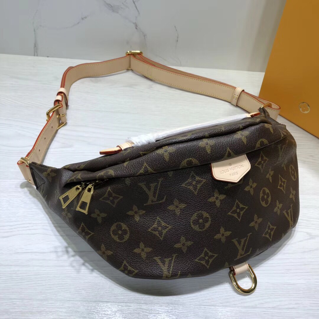 Louis Vuitton Belt Bags & Fanny Packs Gold Monogram Canvas Cotton Cowhide Fashion Casual M43644