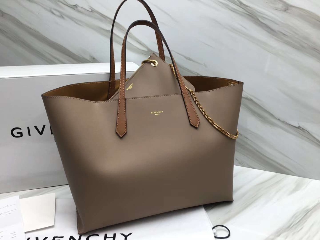 纪梵希新款购物袋里外全皮小包可单独使用尺寸35X27X15cm袋口长50cm型号29910