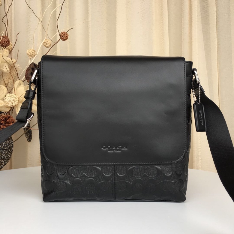 Coach F72220 男士全皮压花单肩斜挎包休闲包 百塔款 百分百头层牛皮 压c纹款 品质毋庸置疑