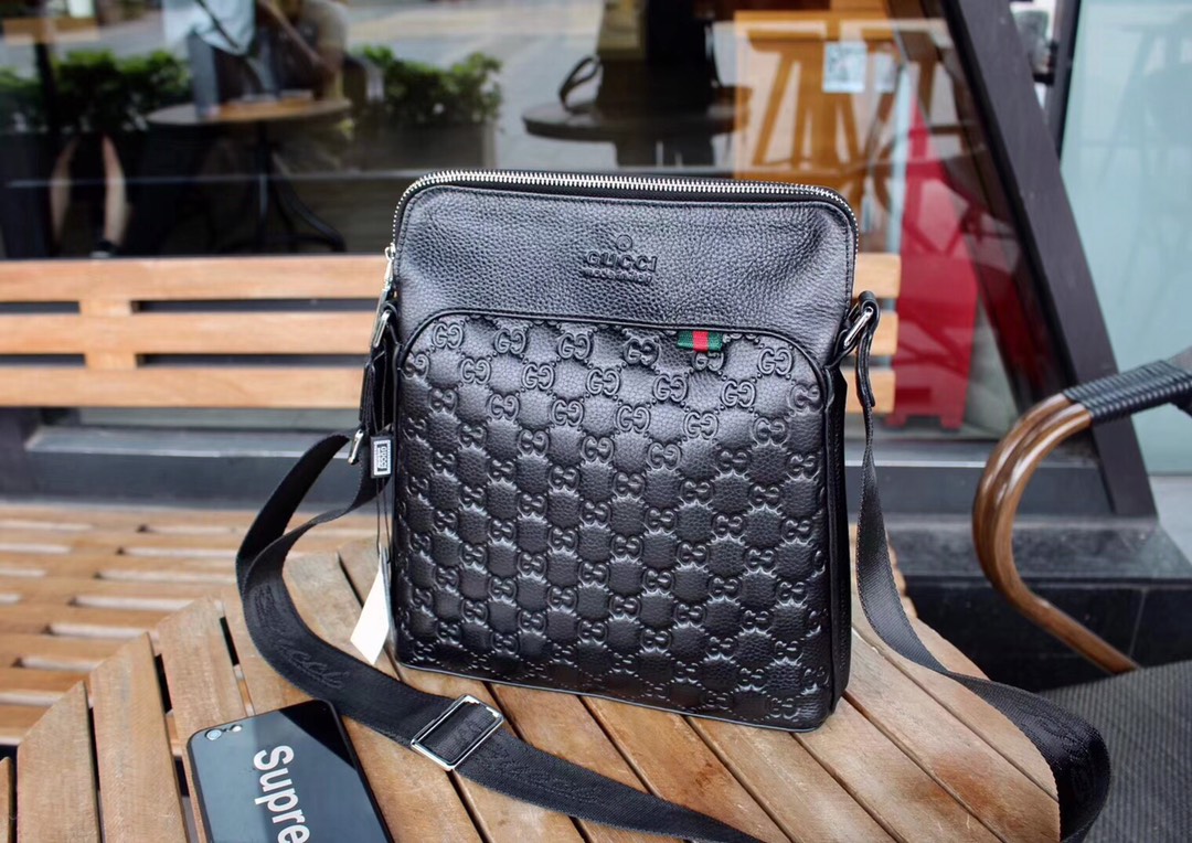 古斜挎包型号：7138-3。【 顶级货】狠货2019最新款式gucci超实用款，专柜爆款来袭‼️。顶级进