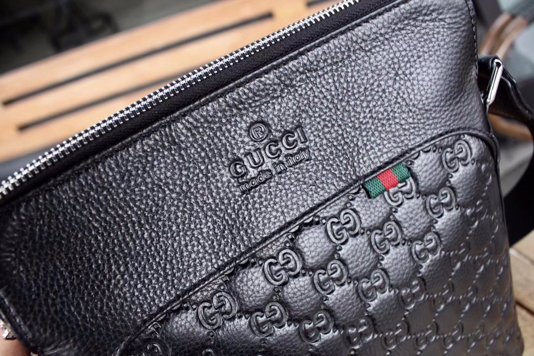 古斜挎包型号：7138-3。【 顶级货】狠货2019最新款式gucci超实用款，专柜爆款来袭‼️。顶级进