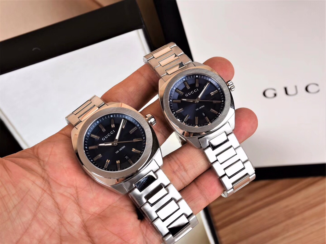 NO:156607,Gucci GUCCl latest couple fashion and atmospheric model, men's watch 41, women's watch 37mm diameter. 2016 Basel Watch Jewelry Exhibition] GG watch brings a new case shape to Gucci watch jewelry - a rounded square design with polished steel bezel, with a more classical appearance. The dial and watch steel strip are made of 316 stainless steel, anti-reflective sapphire crystal mirror; waterproof 50 meters. It is equipped with original packaging. It instantly kills imitations on the market and supports all inspection methods.,,christian louboutin,gucci,gucci19860909古驰 GUCCl 最新情侣时尚大气款, 男表41,女表37mm表径.2016巴塞尔钟表珠宝展] GG腕表为Gucci腕表首饰带来了一种新的表壳形状 — 圆角方形设计采用抛光精钢表圈的表款,外观更具古典色彩,表盘及表钢带采用316精钢,防反射蓝宝石水晶镜面；防水50米.配原装包装.秒杀市面仿货,支持一切验货手段.,,christian louboutin,gucci,gucci,Watch