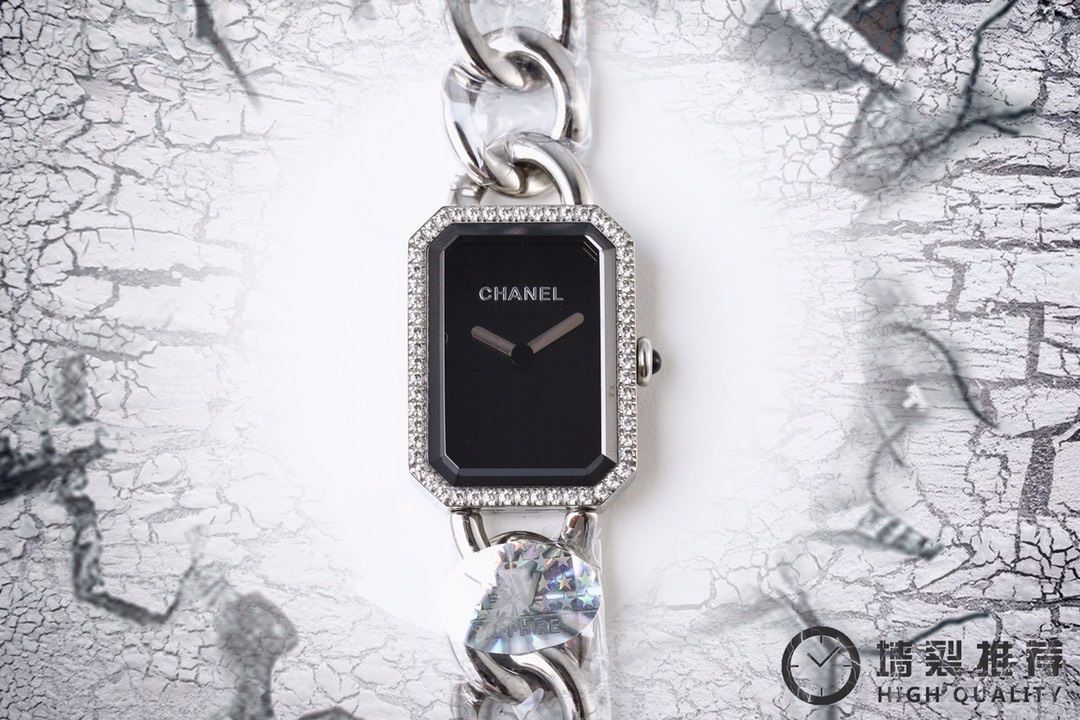Chanel 香奈儿PREMIERE系列腕表香奈儿或许更多人会先联想起J12 但PREMIERE才是祖师奶