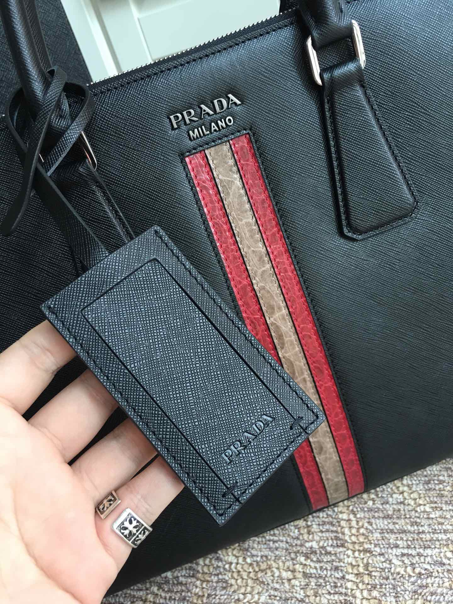 PRADA普拉达原厂十字纹牛皮男士公文包2VE030G