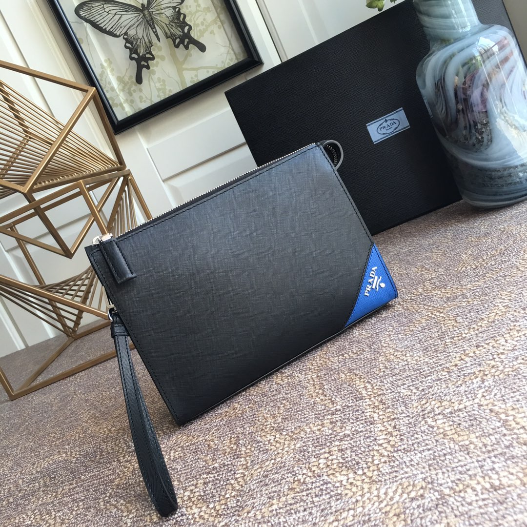 PRADA普拉达进口十字纹牛皮男士手包2VE009V