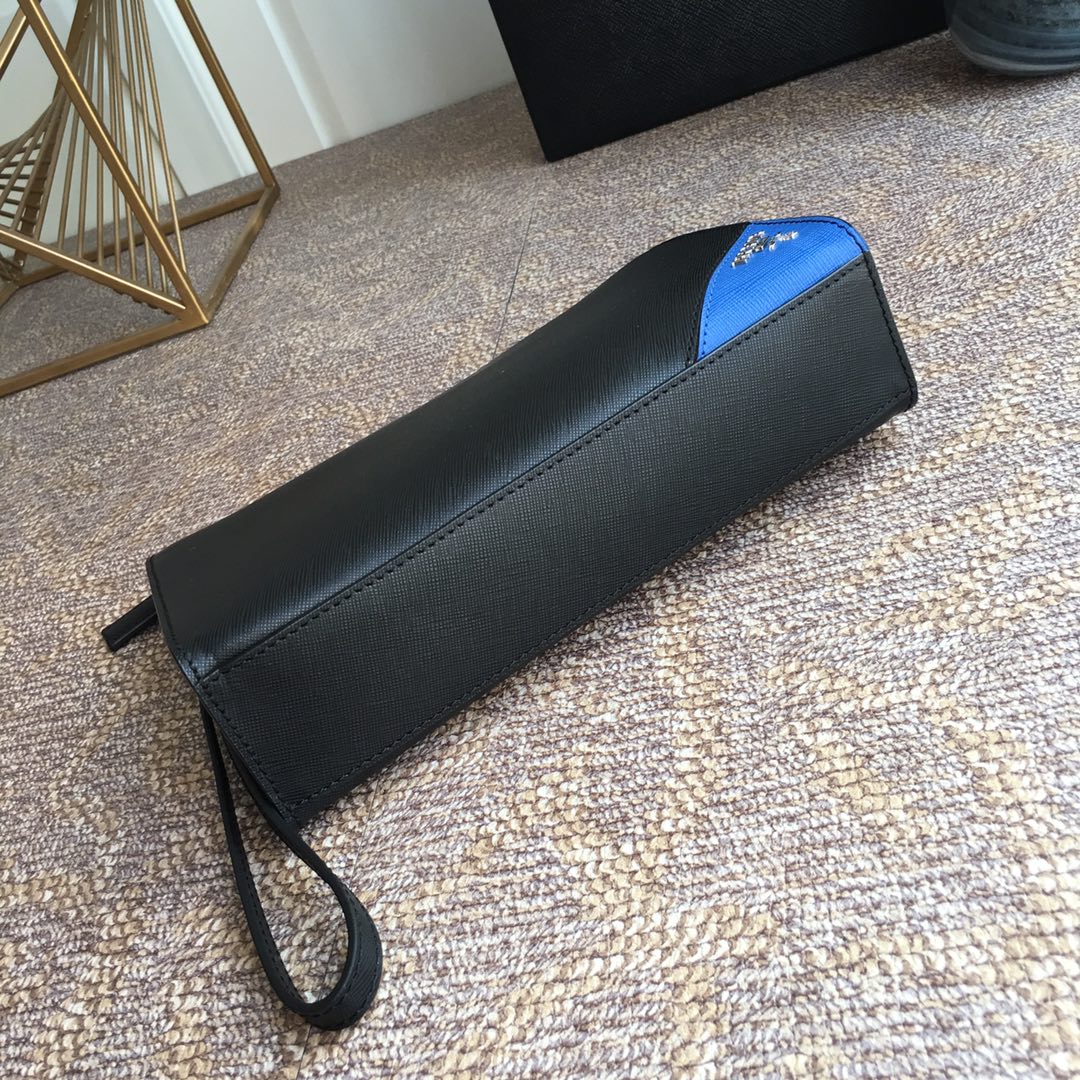 PRADA普拉达进口十字纹牛皮男士手包2VE009V