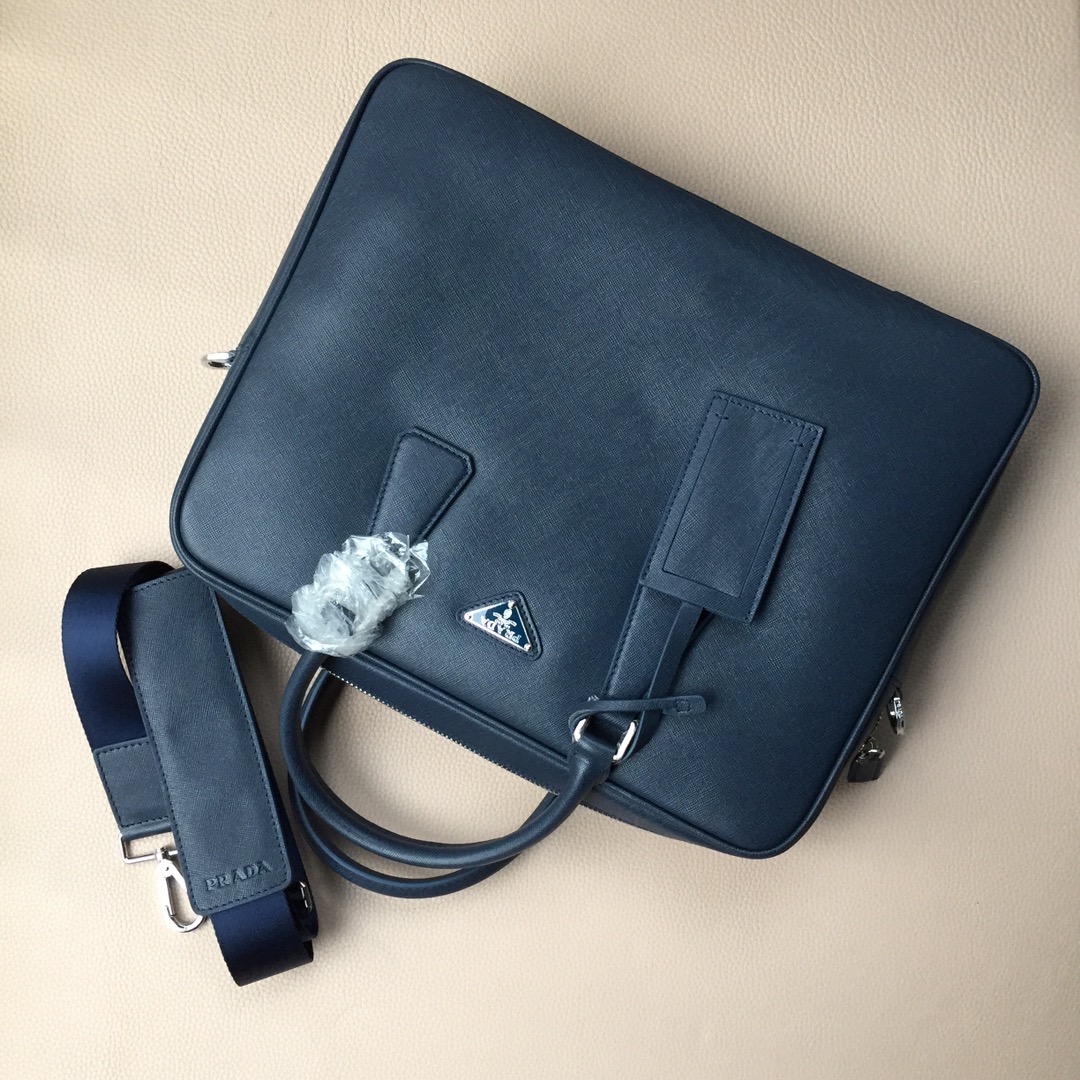 PRADA普拉达进口十字纹牛皮公文包0891