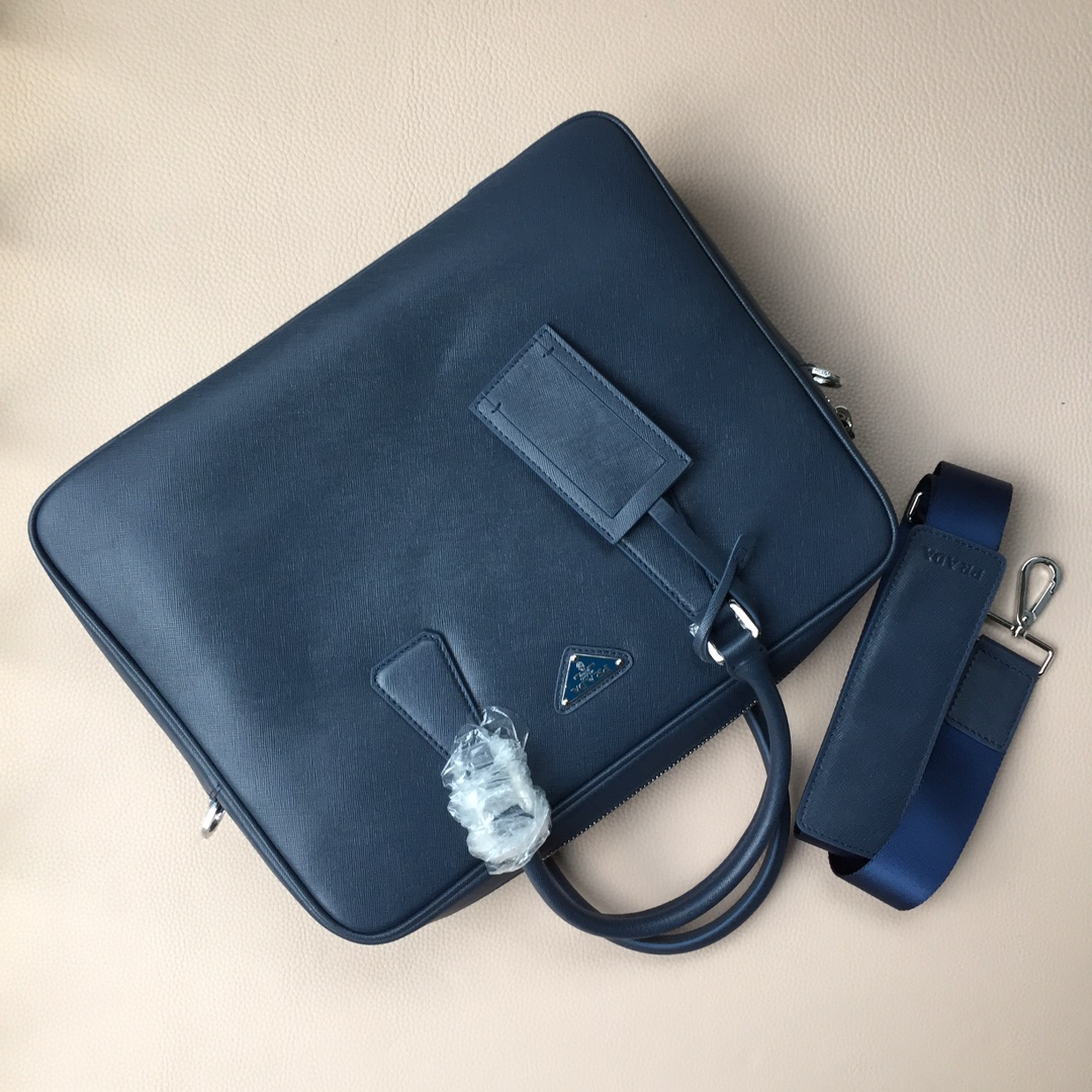 PRADA普拉达进口十字纹牛皮公文包0891