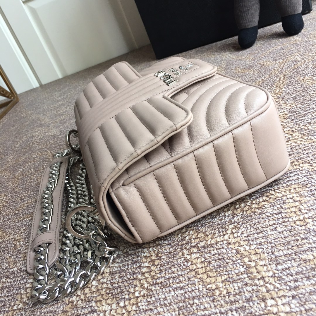 PRADA普拉达进口小牛皮链条包1BD108