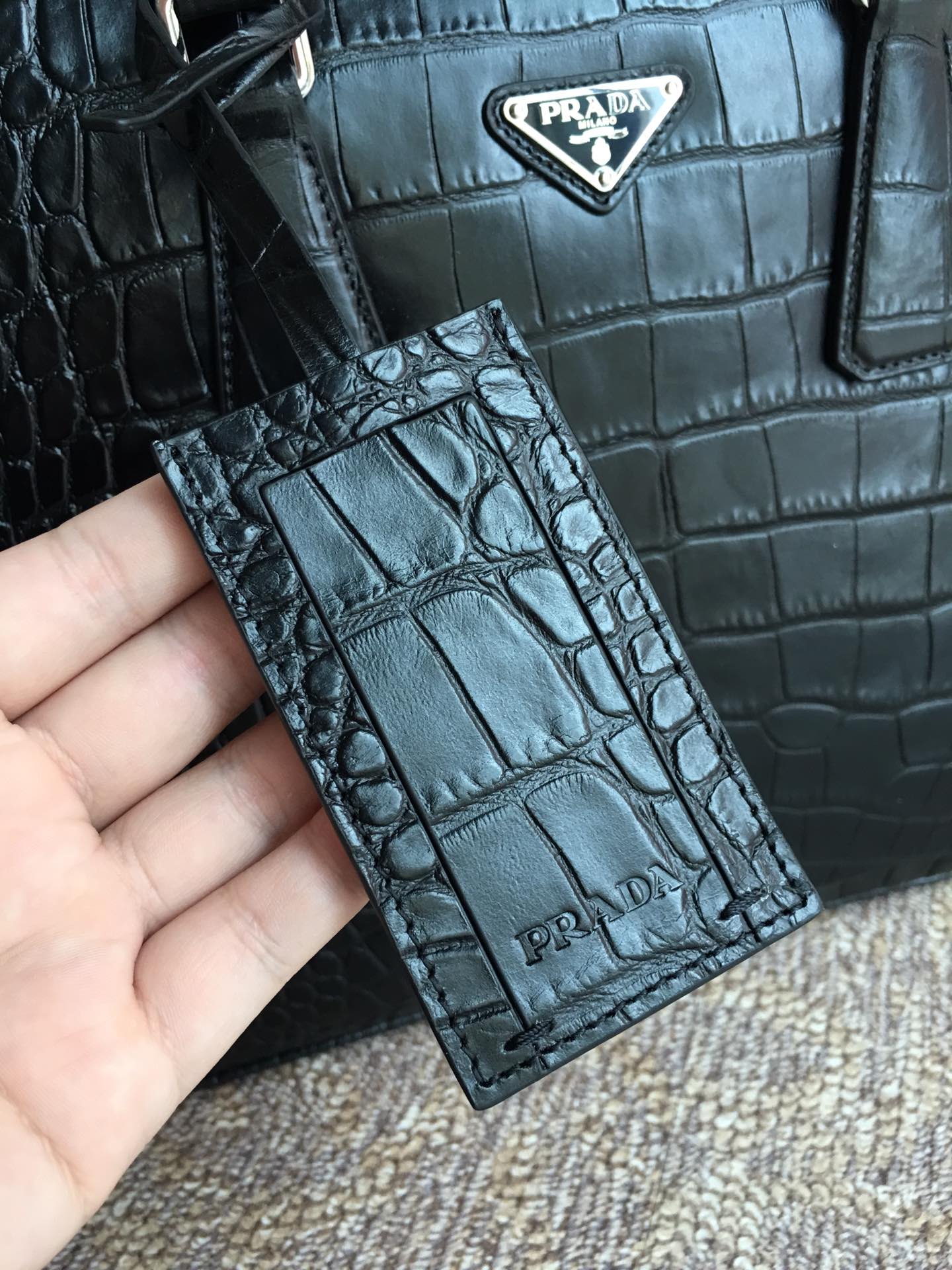 PRADA普拉达鳄鱼纹黑色公文包2VE368