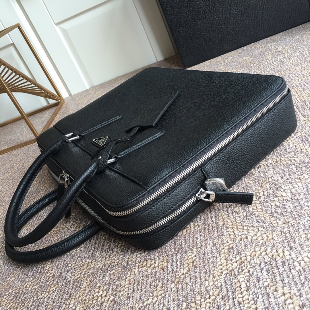 PRADA普拉达顶级进口鹿皮纹男士公文包0366