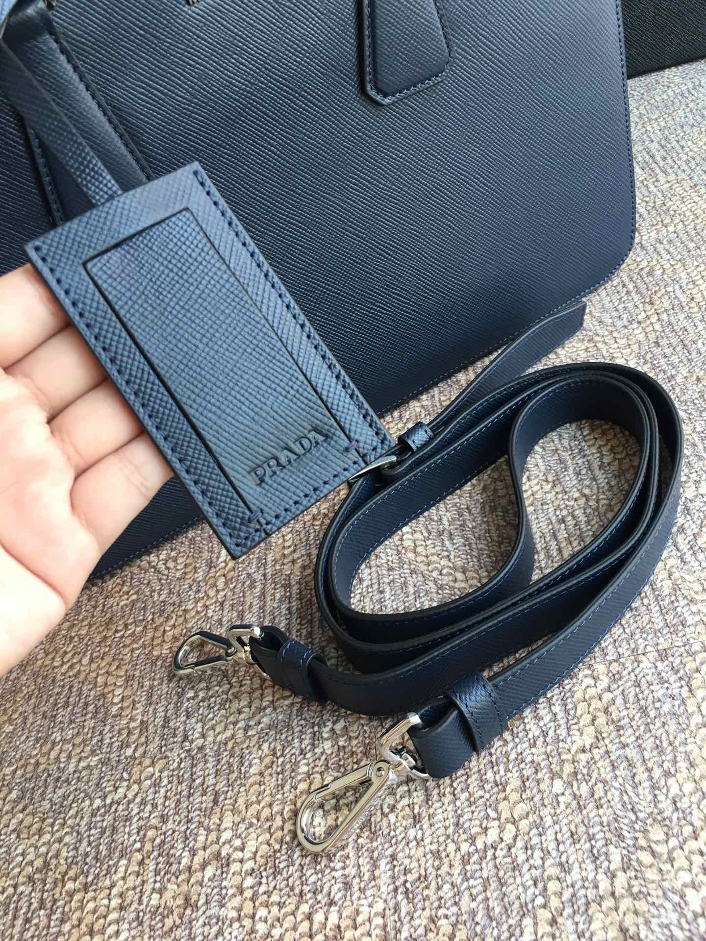 PRADA普拉达进口粗十字纹男士公文包2VE366B