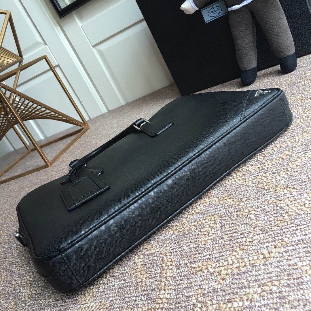 PRADA普拉达进口十字纹牛皮公文包0368