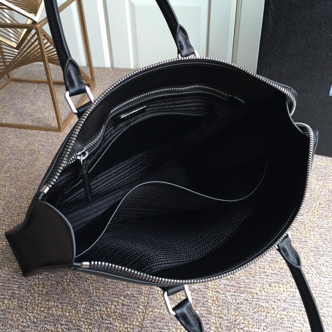 PRADA普拉达角唛手提包1079