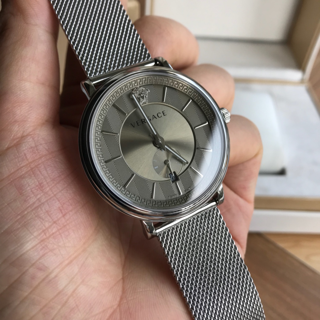 NO:157850,Batch: Original box: 50 New original list~ Versace Original Versace Quartz Manifesto Ultra-thin two-needle and half men's VBQ series ~ 42mm watch diameter, original Swiss quartz movement, sapphire glass. Brand new and complete set., versace, versace19860909批:原盒:50 新款原单～范思哲Original Versace石英Manifesto 超薄两针半男款 VBQ系列 ～42mm表径,原装 瑞士石英机芯,蓝宝石玻璃.全新全套出.,,versace,versace,Watch