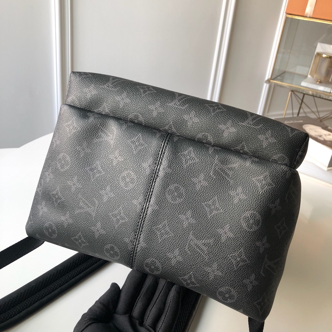 Louis Vuitton LV Discovery黑花双肩包 M43186