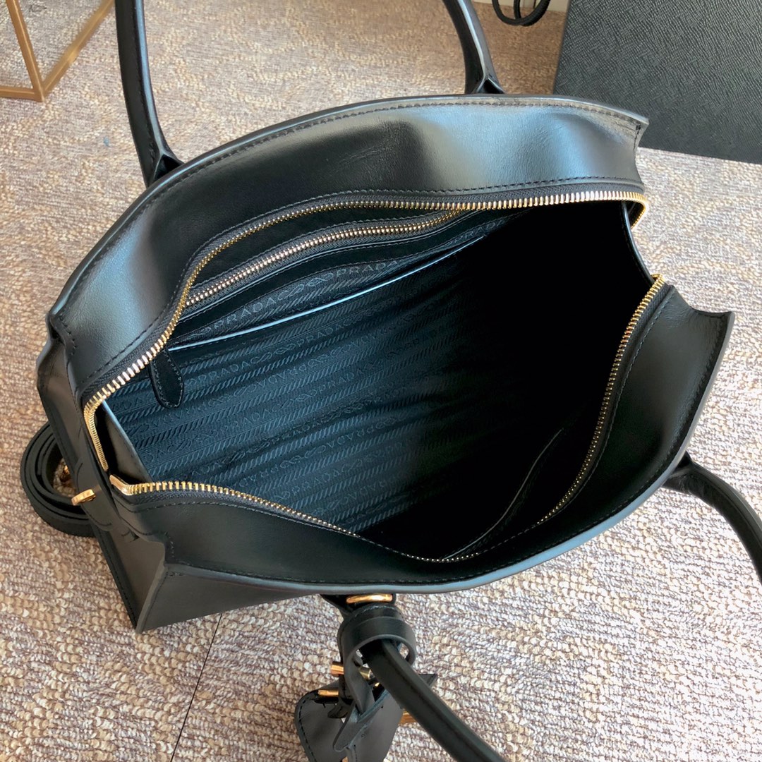 PRADA普拉达十字纹牛皮手提包lBA046