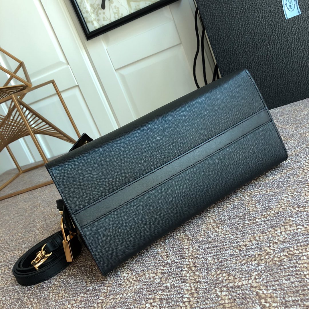 PRADA普拉达十字纹牛皮手提包lBA046