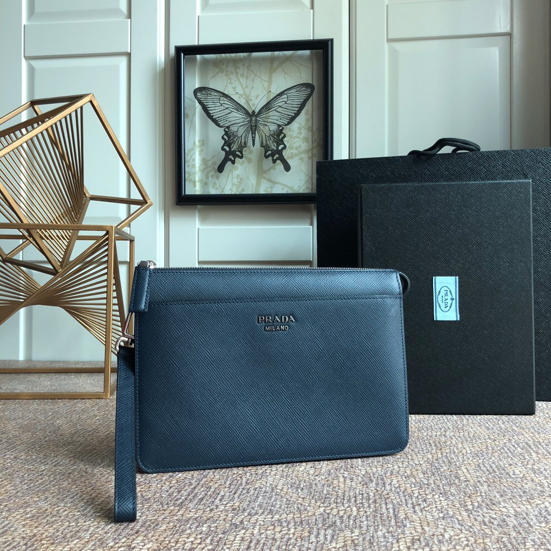 PRADA普拉达Saffiano皮革男士新款手拿包2VF019