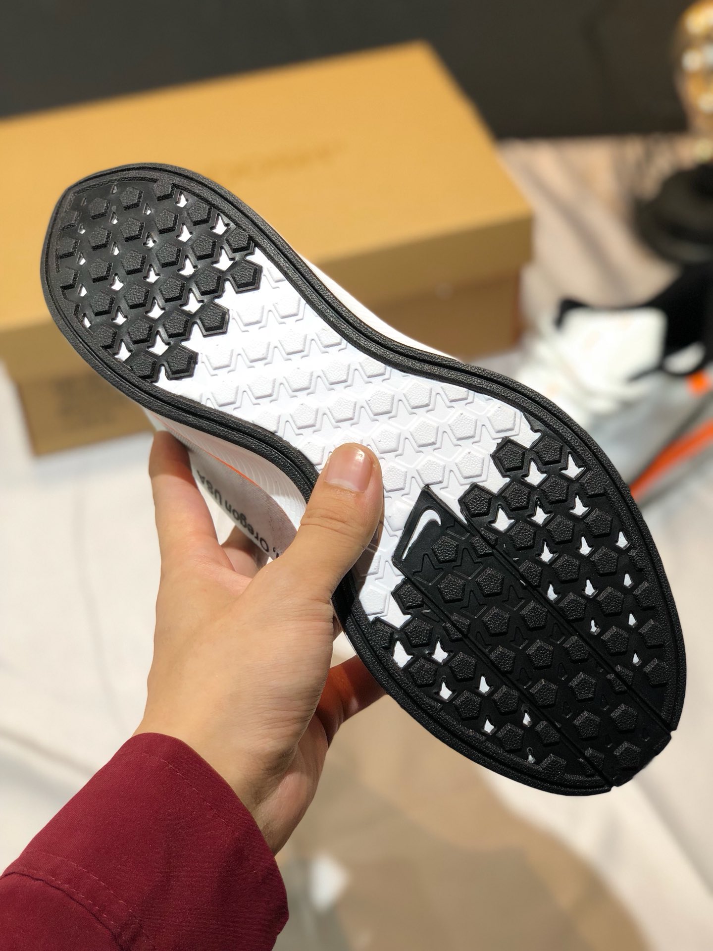 140  耐克 NIKE ZOOM PEGASUS 35 TURBO Off-White 联名款 顶级缓震科技 进口网纱疾速透气等 最新技术在登月35代系列上的最新应用 体验耐克最好最新的前沿科技 <br />尺码: 36 36  37  38 38  39  40 40  41  42 42  43  44 45