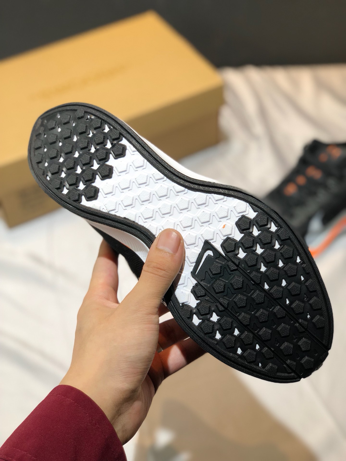 140  耐克 NIKE ZOOM PEGASUS 35 TURBO Off-White 联名款 顶级缓震科技 进口网纱疾速透气等 最新技术在登月35代系列上的最新应用 体验耐克最好最新的前沿科技 <br />尺码: 36 36  37  38 38  39  40 40  41  42 42  43  44 45