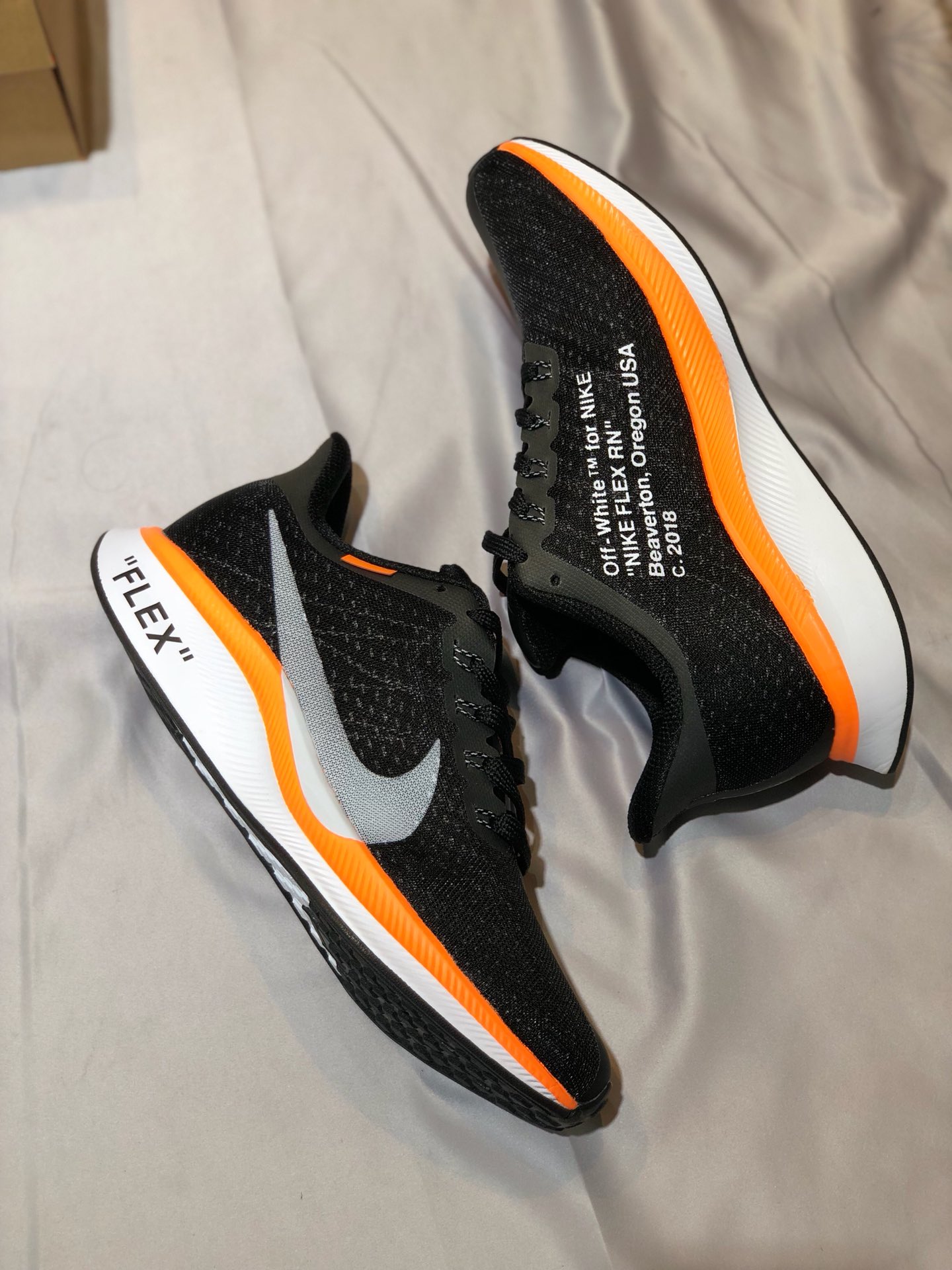 140  耐克 NIKE ZOOM PEGASUS 35 TURBO Off-White 联名款 顶级缓震科技 进口网纱疾速透气等 最新技术在登月35代系列上的最新应用 体验耐克最好最新的前沿科技 <br />尺码: 36 36  37  38 38  39  40 40  41  42 42  43  44 45
