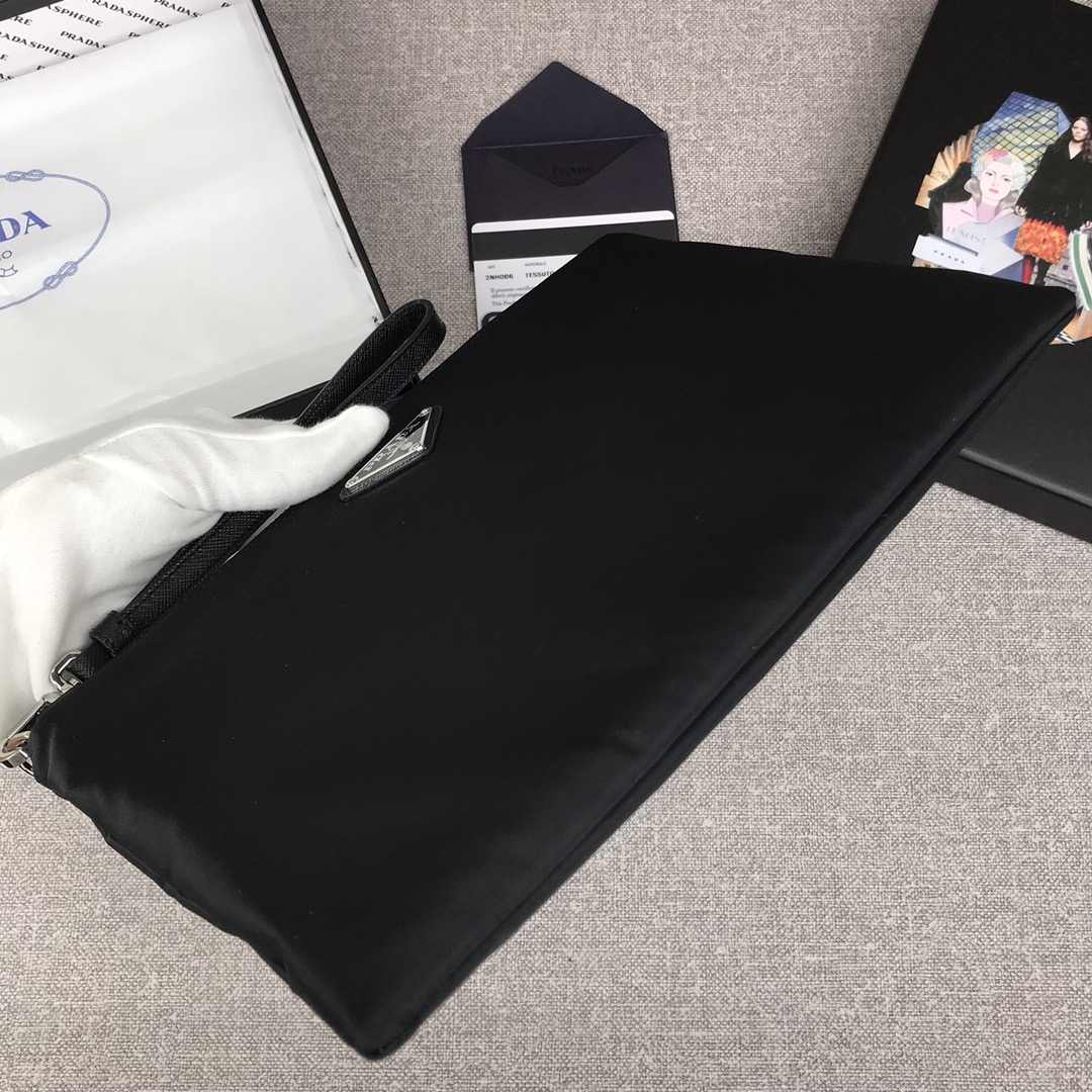 顶级】PRADA经典尼龙布手包💼最新款式,专柜同步,开发,型号2NH006,颜色:黑色/三角唛,内码布标165代工码💋顶级进口尼龙材质+牛皮,尼 7