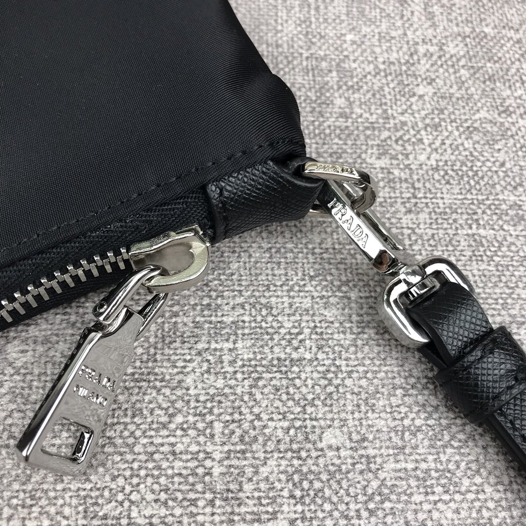 顶级】PRADA经典尼龙布手包💼最新款式,专柜同步,开发,型号2NH006,颜色:黑色/三角唛,内码布标165代工码💋顶级进口尼龙材质+牛皮,尼 5