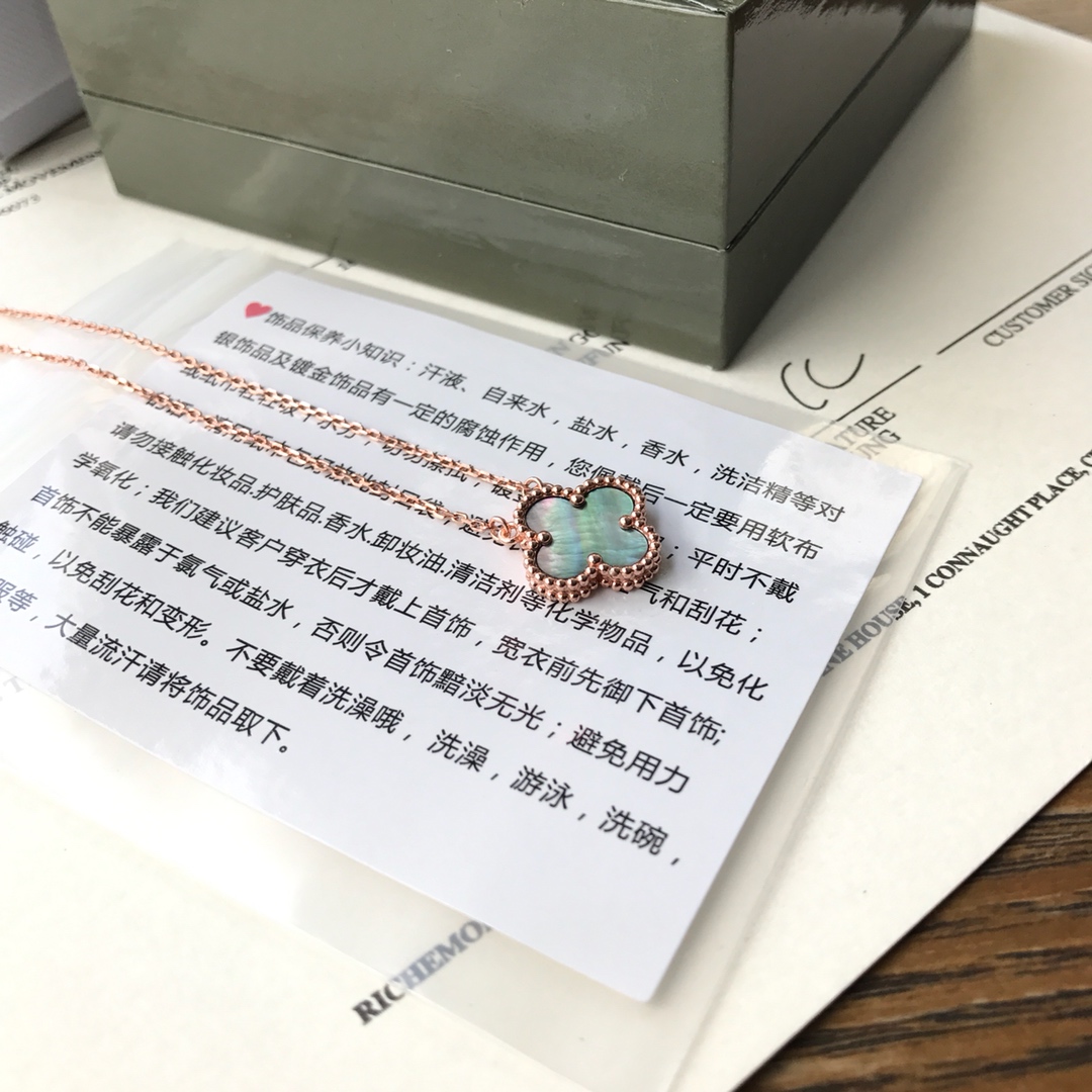 Van Cleef & Arpels VCA四叶草项链中号无钻镀金版 棱形扣采用3层厚镀金 保色性超强 比市面任何版本都强 吊坠直径1